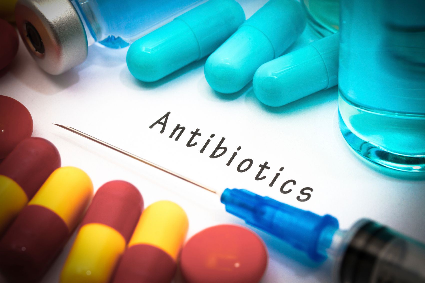 Scopri di più sull'articolo Antibiotico Rivoluzionario, Cresomicina, Apre Nuove Frontiere per Superare la Resistenza Antimicrobica